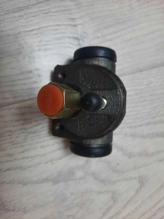 Тормозной цилиндр мерседес 207-410