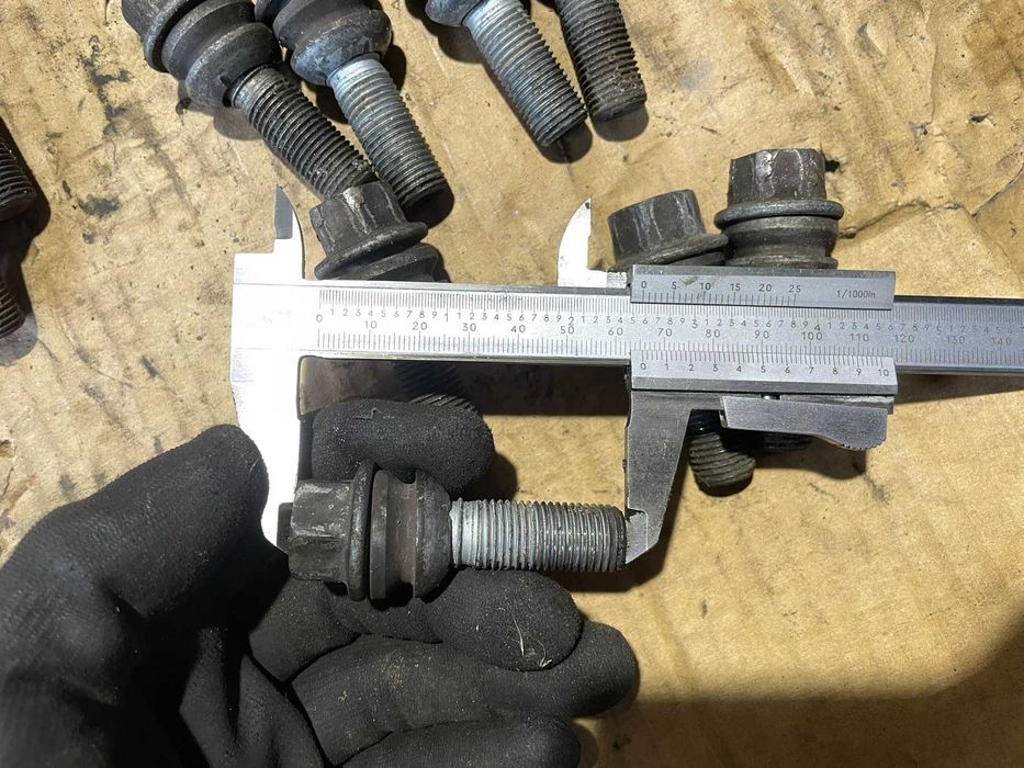 Продавам Болтове /Секретни за Джанти Porsche Cayenne М14х1.50х19