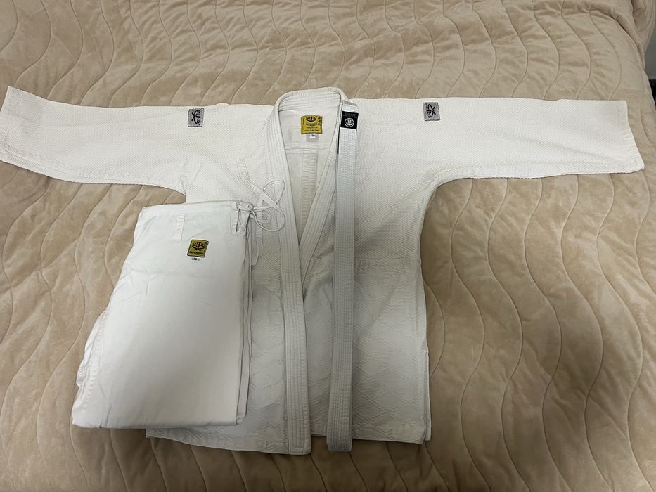 Екип за джудо в много добро състояние