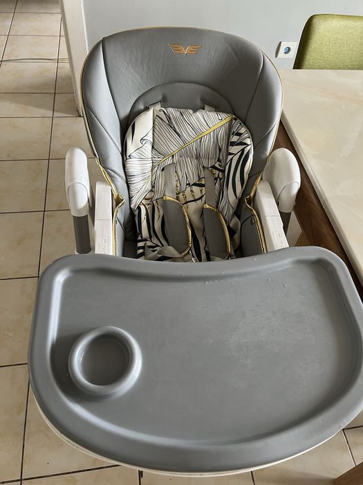 Детский стульчик для кормления