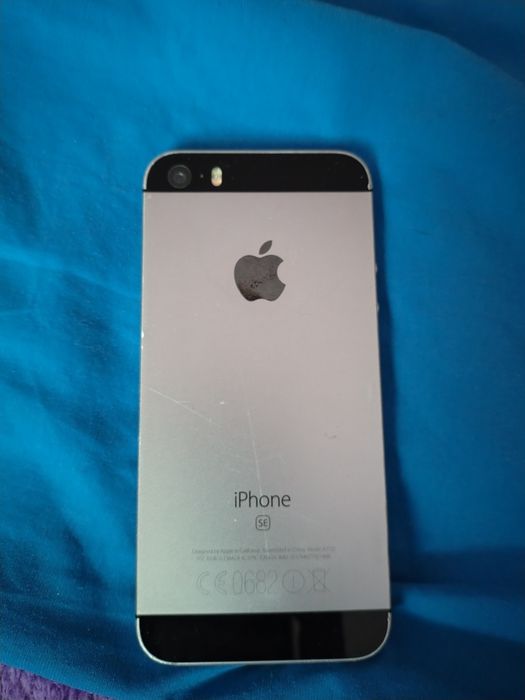 telefon iPhone SE in stare buna