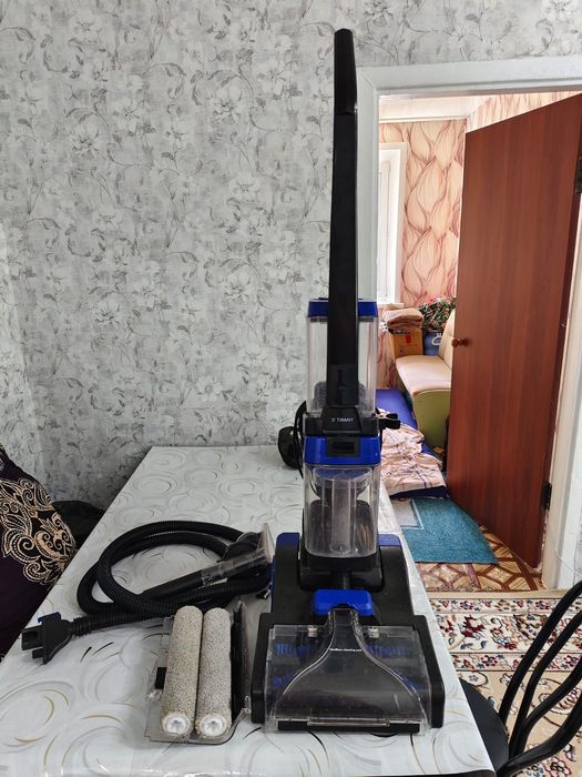 Моющий пылесос  для ковров и мягкой мебели