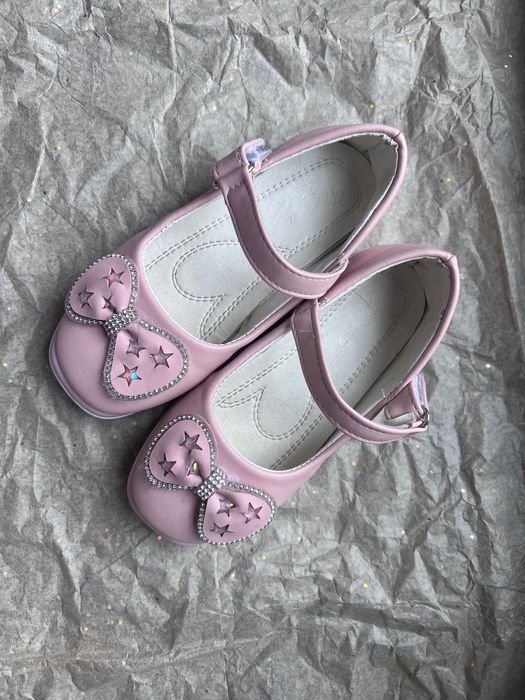 Туфли на девочку 4-5 лет