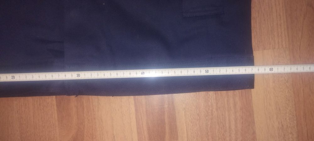 Продавам работна куртка за заварчици