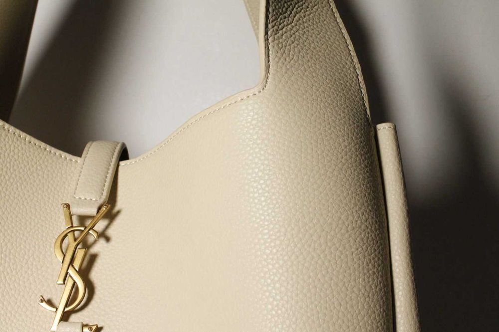 Accessories YSL LE 5 À 7 bea in grained leather Beige