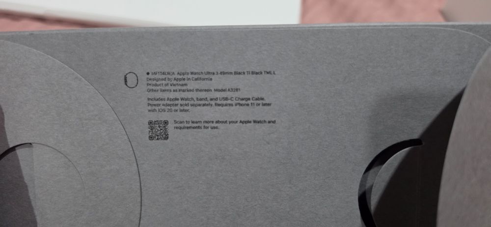 Apple watch ultra 3 Titanium black.