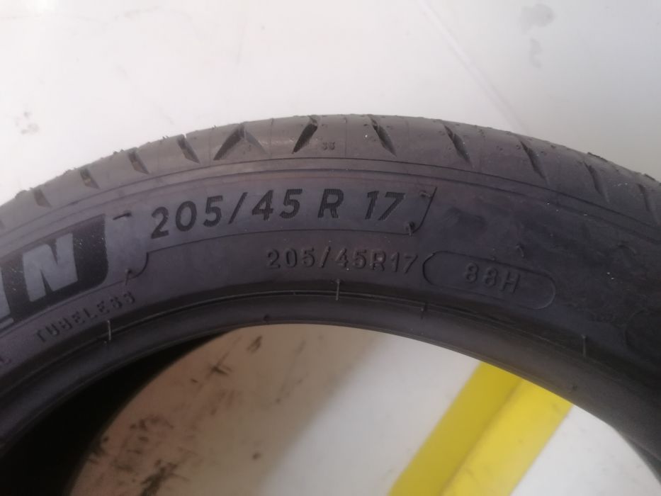 205/45/17 2* Michelin vara 88h dot 4119   6,55mm