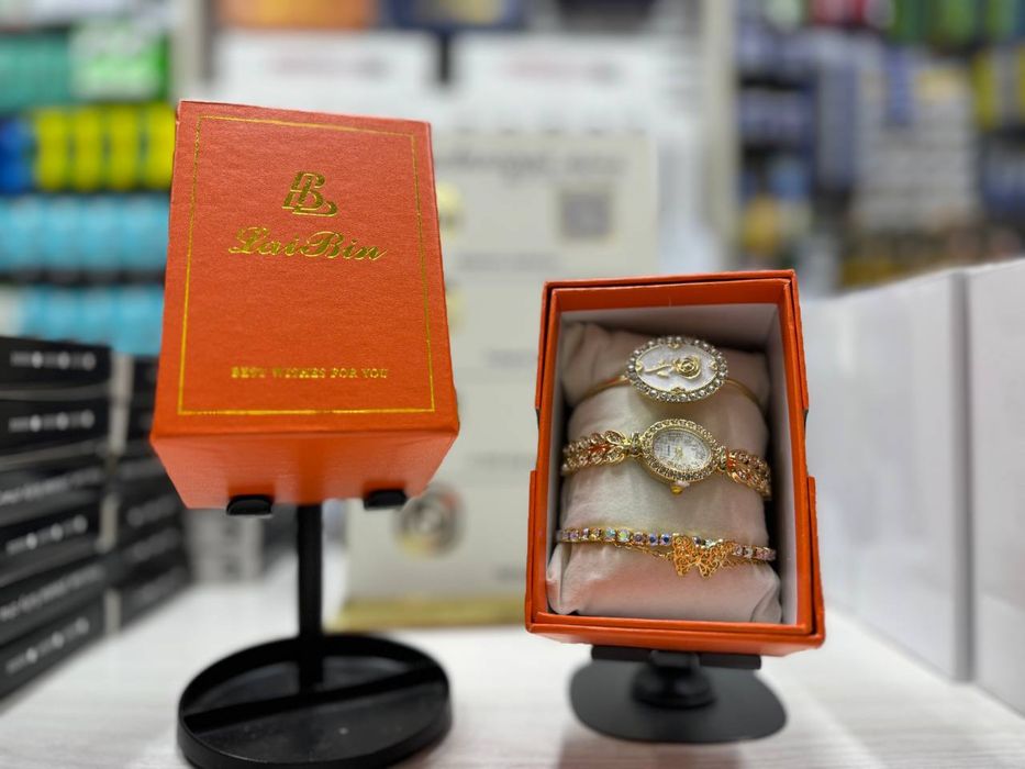 Набор украшении