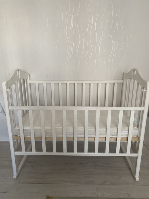 Продам детскую кроватку