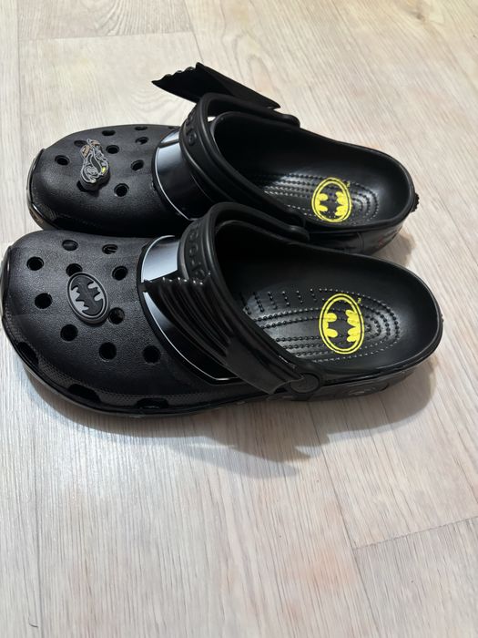 Продам Crocs Batman, размер 40-41