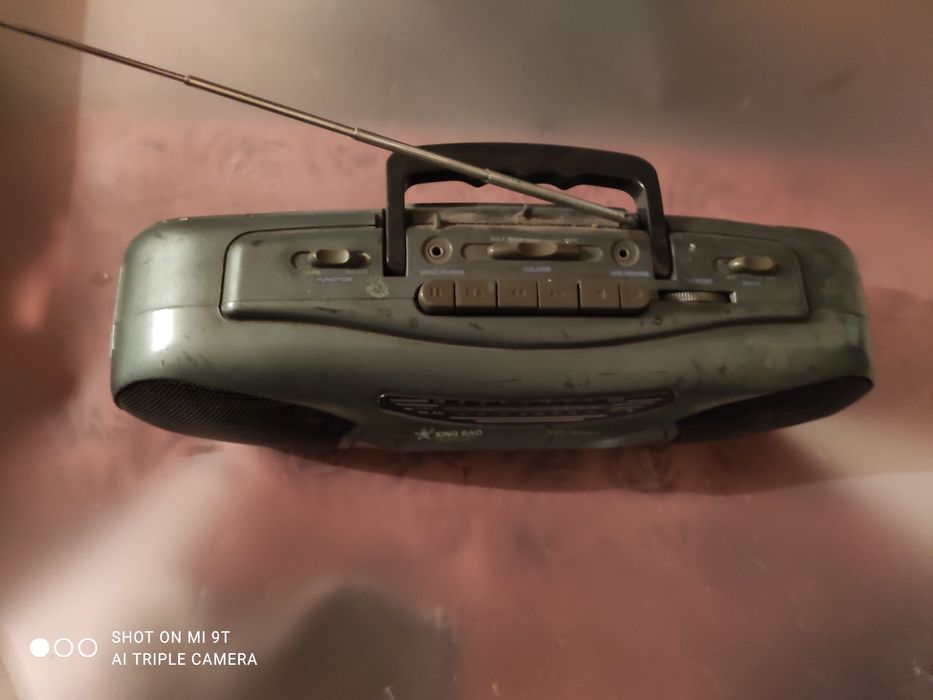 Продам кассетную магнитолу