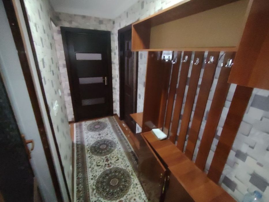 Сдаётся 3х комнатная квартира на 3-этажей Адрес Поворот Зафар ресторан