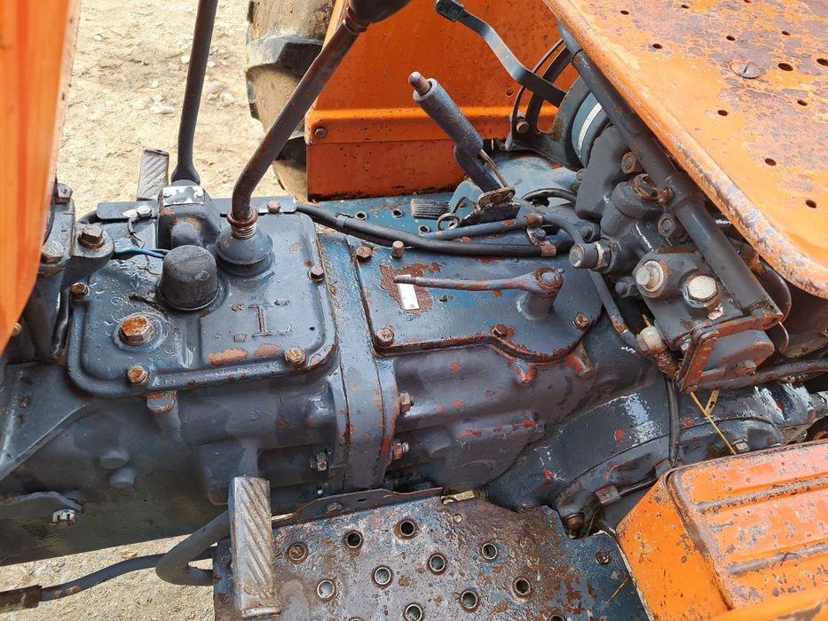 Universal 445 import Franța