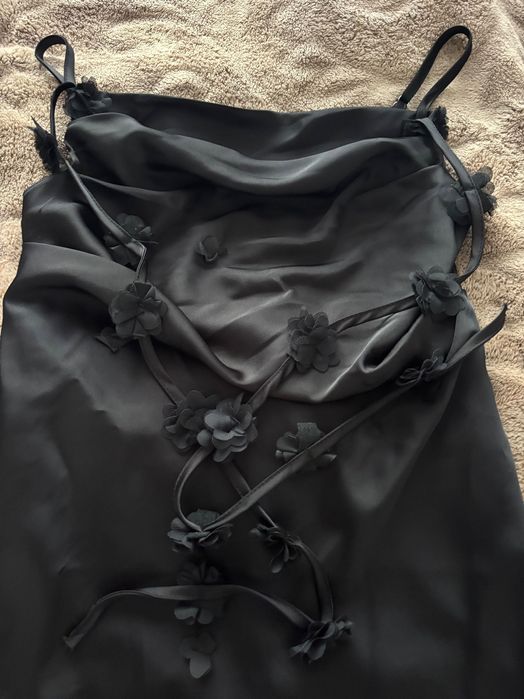 Дамска сатена на рокля