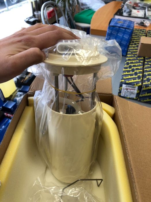 Помпа инжекционна Opel Sintra 19180120 / 19180121