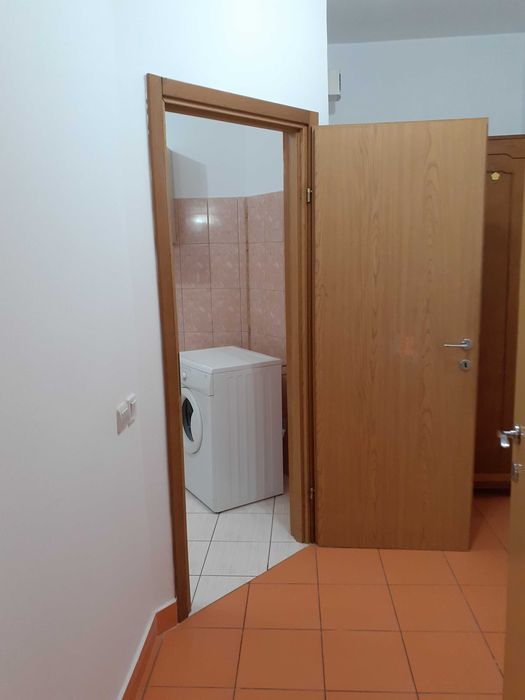Inchiriez apartament cu 2 camere