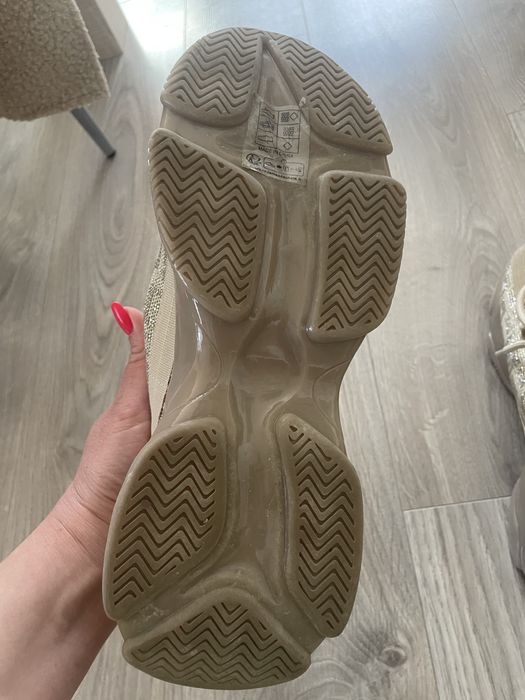 Чисто нови маратонки Steve Madden