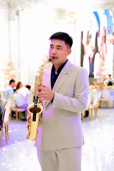 Саксофанист Тараз 08