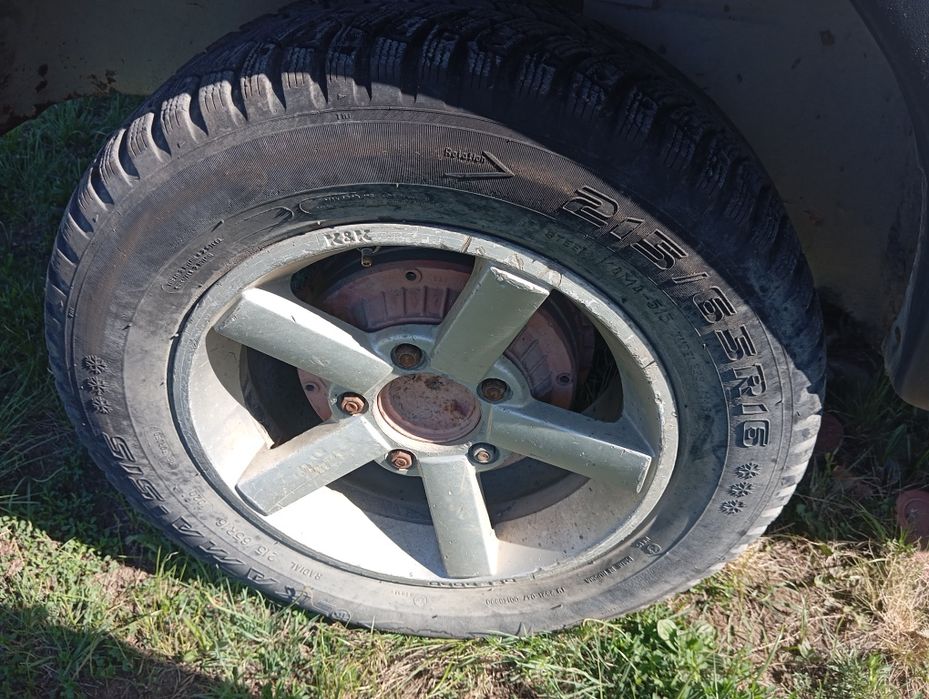 Продам колеса R16 нива