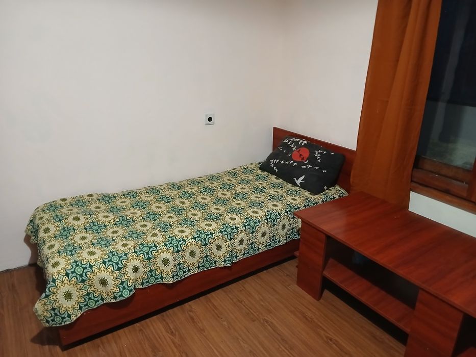 Две еднакви легла с матраци