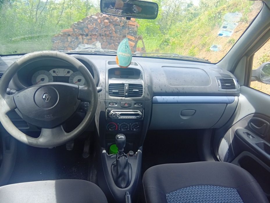 Vând Renault Clio