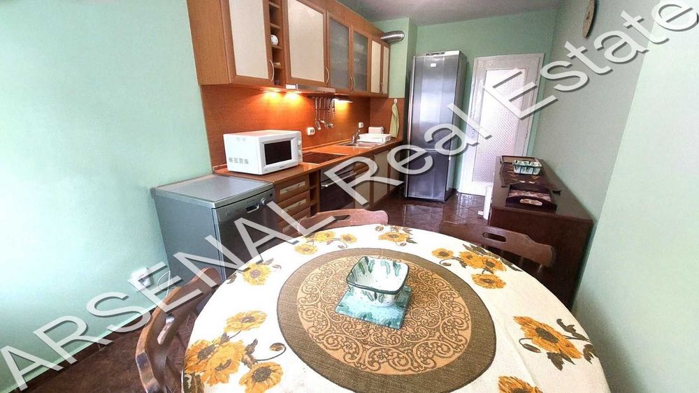 Дава се под наем Тристаен апартамент в София, Лозенец - 120 кв.м за 800 € - Снимка #1