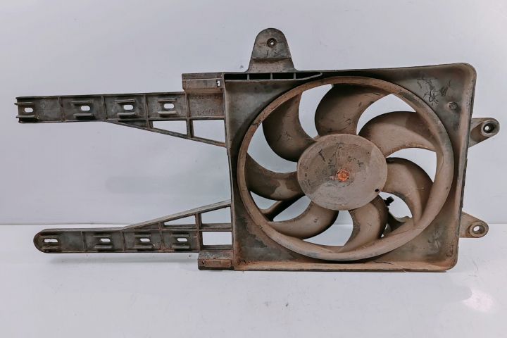 Electroventilator racire Cu defect 8240124 Fiat Punto a 2-a generatie