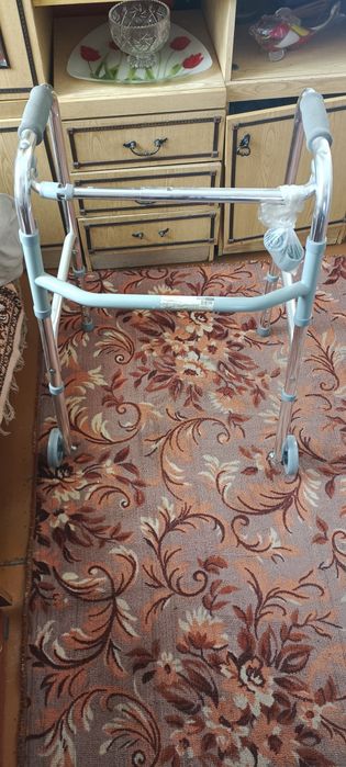 Ходунки для взрослых