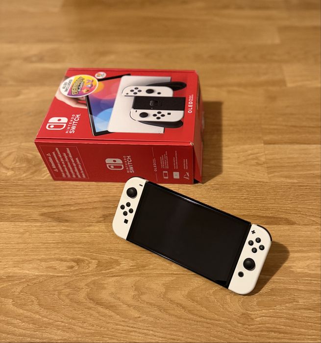 Nintendo Switch Oled modata cu chip plus card 256Gb