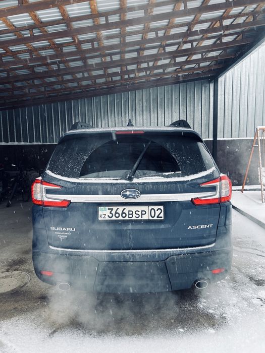 Срочно продам машину Subaru Ascent 2023