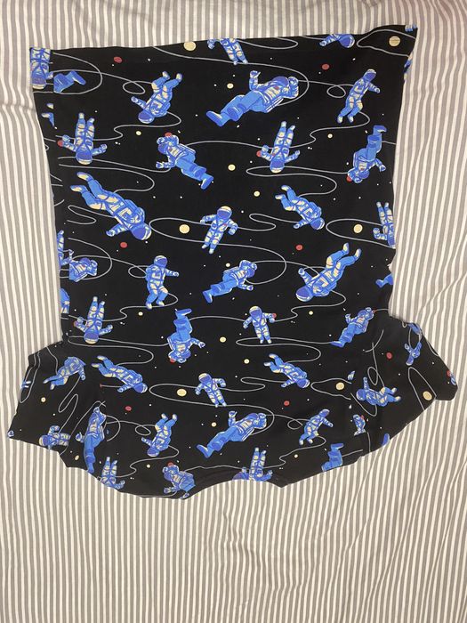 Tricou House.