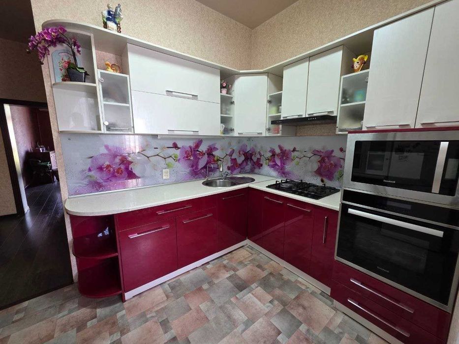 Продается кухонный гарнитур в хорошем состоянии