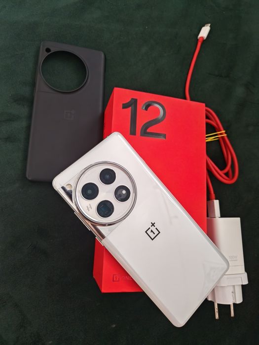 Oneplus 12 impecabil la cutie- Glacial white