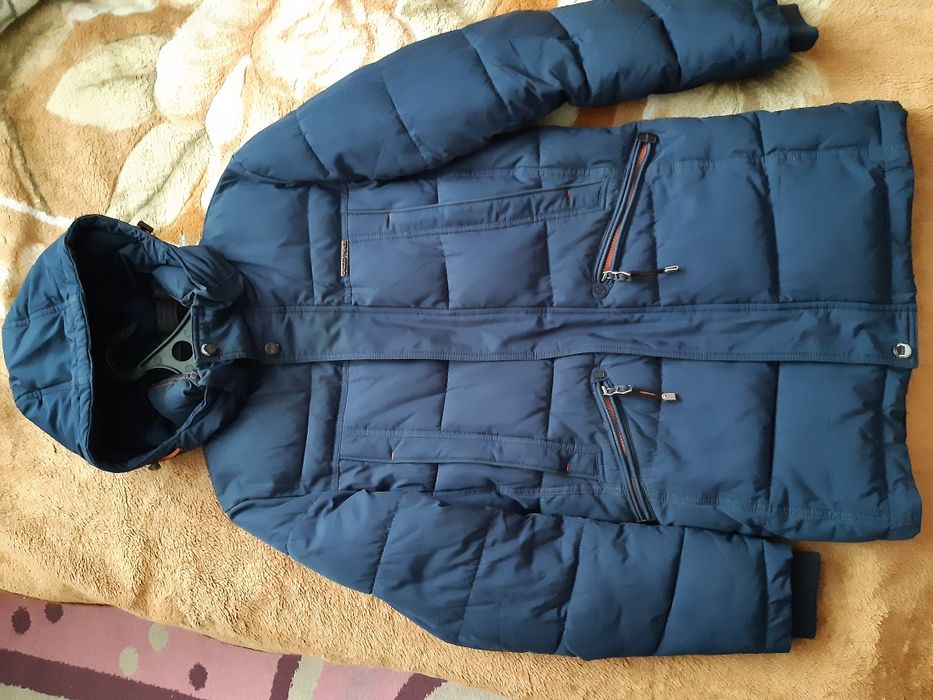 Продаю зимнюю куртку