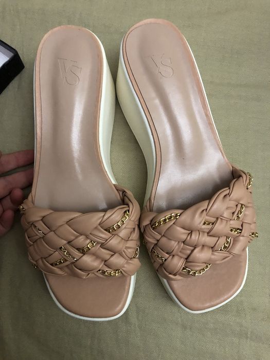 Продам новые шлёпки