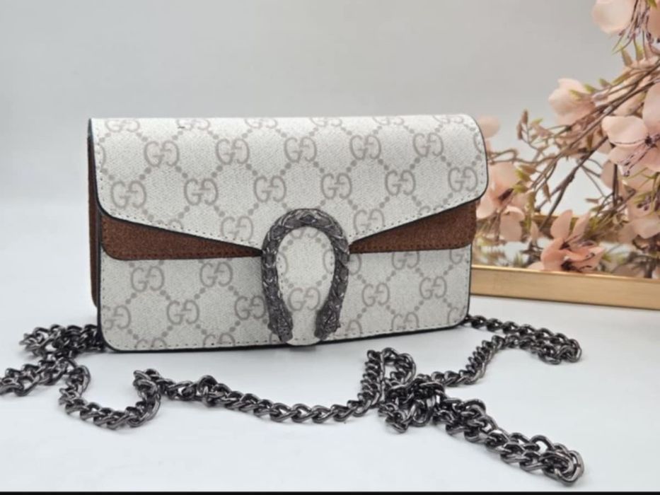 Дамски чанти и раници