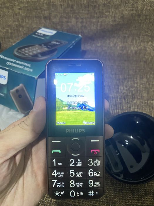 Philips E331 телефон простой