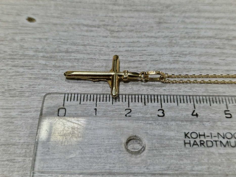 Дамски златен синджир с кръст 14К / 3,18 гр.