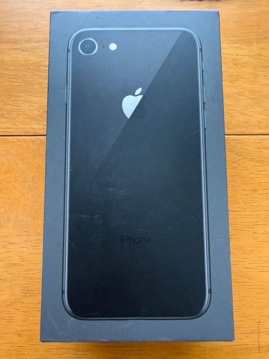 Apple iPhone 8 64 GB space grey + оригинална кутия
