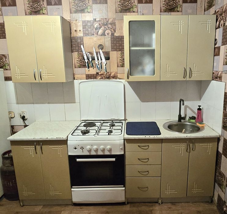 Продаю кухонный гарнитур