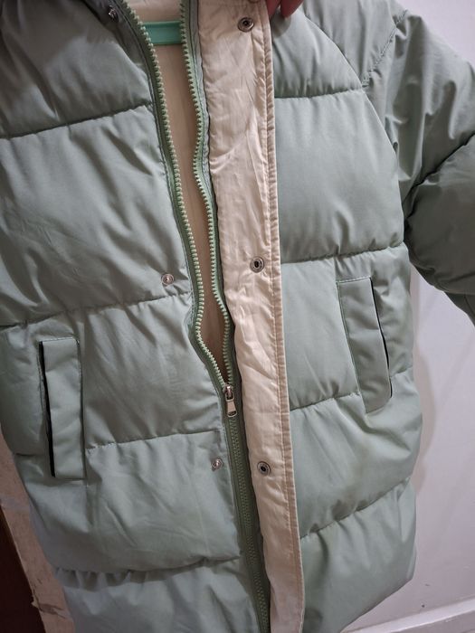 Продам куртку на девочку