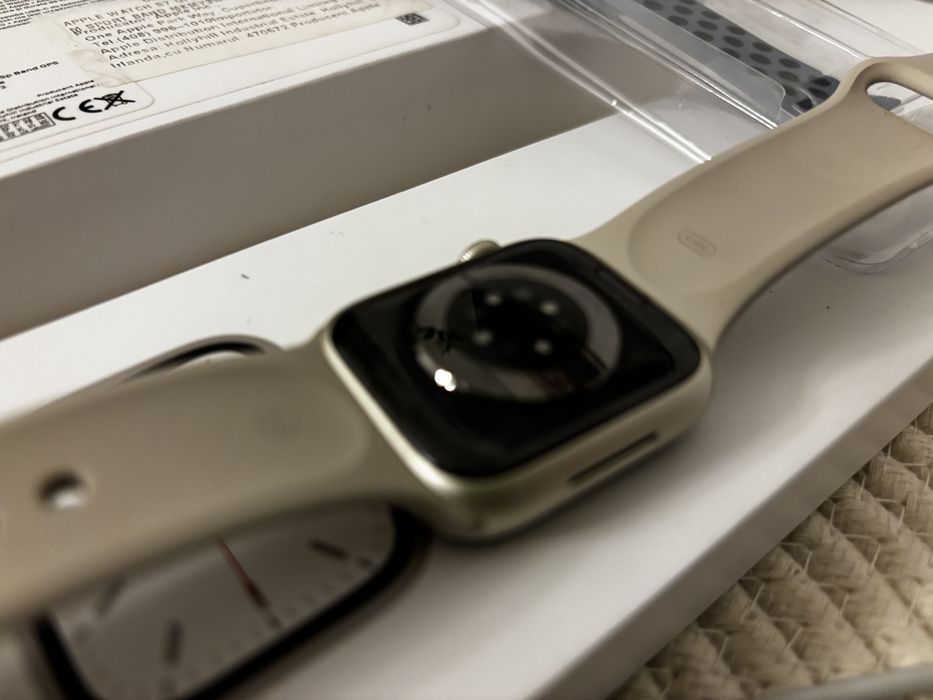 Vand Apple Watch S7 GPS 41 Starlight Aluminiu
