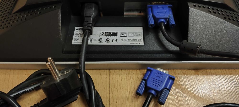 Монитор SAMSUNG SyncMaster 151S