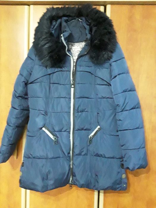 Vând Geacă Damă cu Glugă si Blăniță Mărimea L