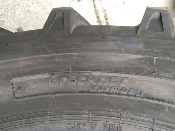 R38 cauciucuri noi 14.00-38 Brekner Germany avem si 13.6 si 15.5 ZYX5