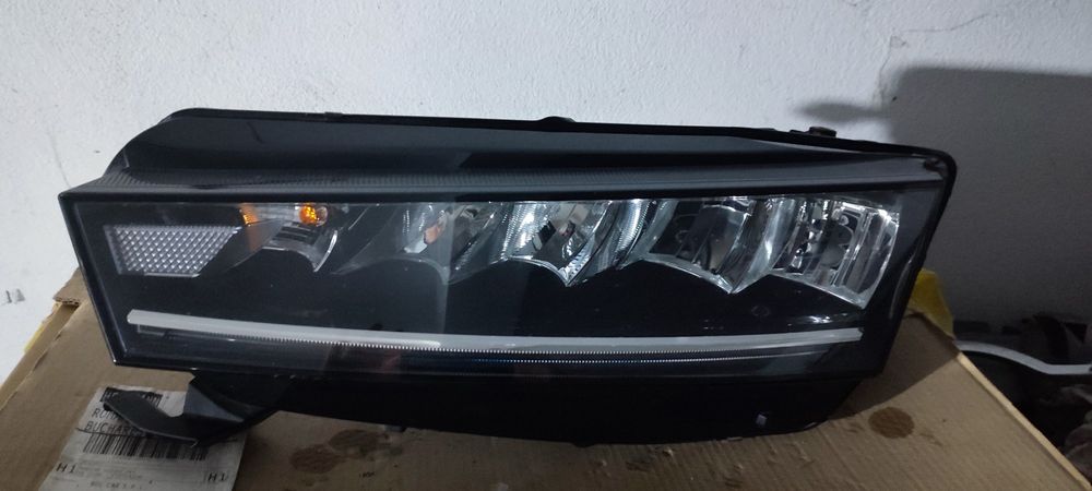 Far stânga Octavia 4 full led