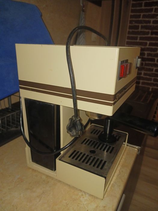 Кафе машина Ретро