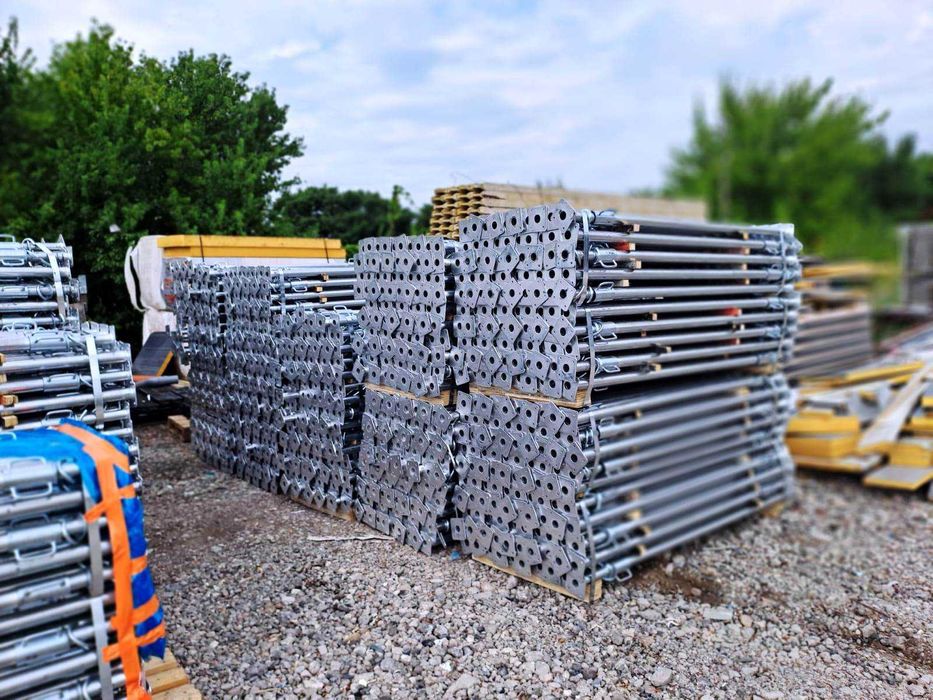 Vindem popi metalici telescopici deschidere 3,20 m, popi reglabili