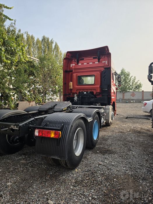 FAW JH6 Тягач Сотилади
 Йили: 2022
