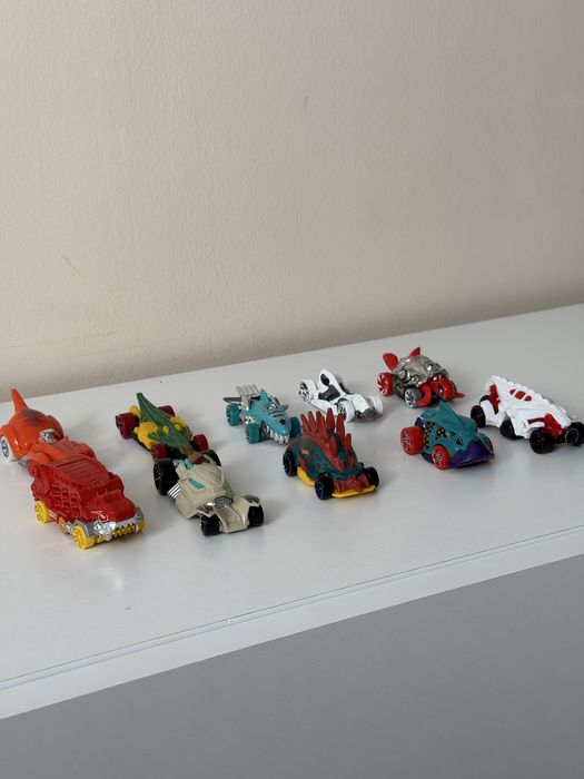 Lot 10 Hot Wheels – fantasy/monsters – loose